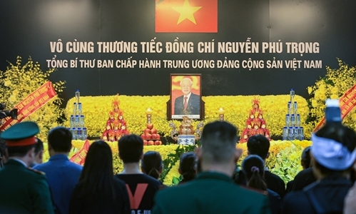 Nghẹn ngào tiễn đưa Tổng Bí thư Nguyễn Phú Trọng